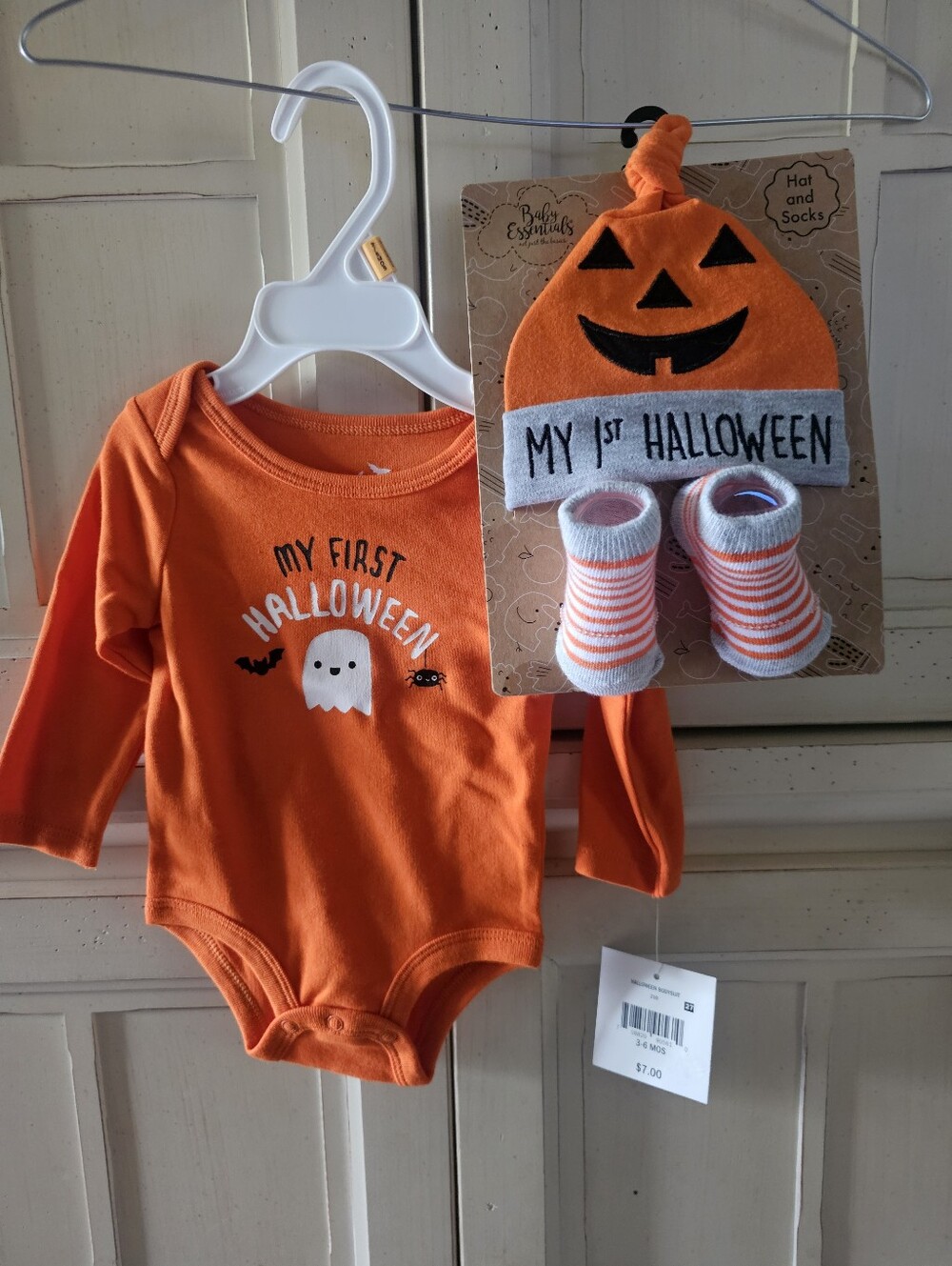 My First Halloween Orange Baby Onesie Set with Hat & Socks Sz 3-6 Months